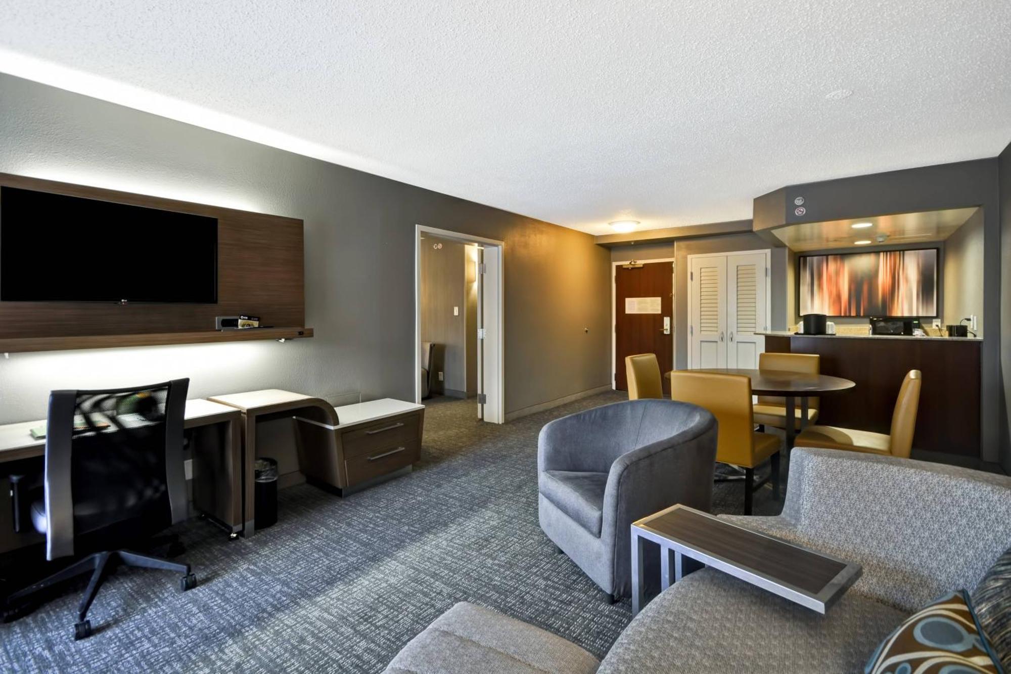 Courtyard Houston I-10 West/Energy Corridor Hotel Bagian luar foto